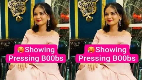 Beautiful Desi GF Latest Most Exclusive Viral video - Showing Pressing Boobs with Cute Expressions