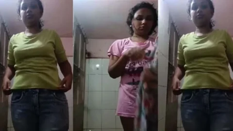 Beautiful Mallu Girl showing her boobs