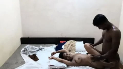 Desi Oyo hotel fucked with boyfriend