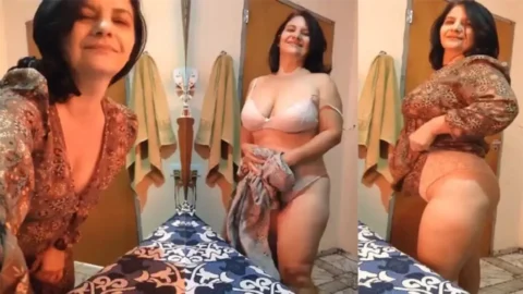 Horny Milf Fingering Asshole 2
