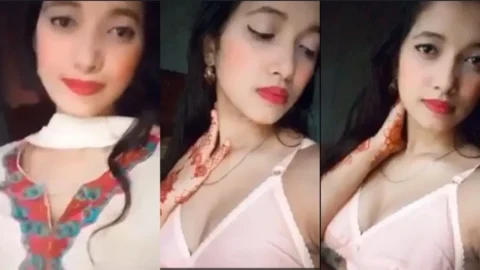 Desi college girl showing her nude