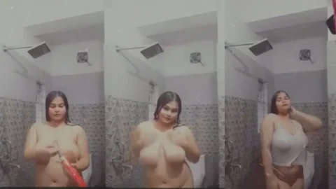 Beautiful Horny Chubby Tanker Fingering Bathing