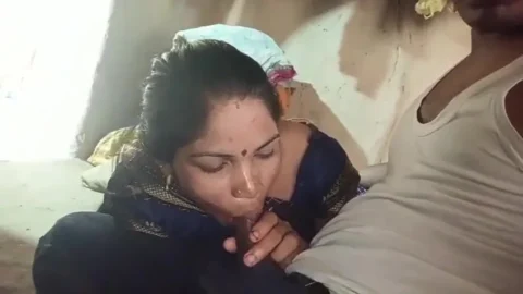 Dehati bihari aunty ne suck kiya husband ka big dick