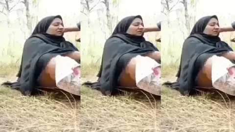 Hijabi Mature Bhabi Outdoor - Blowjob And Fucking Dick