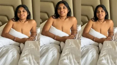 Indian Wife Giving Blowjob & Doggy Style Fuck