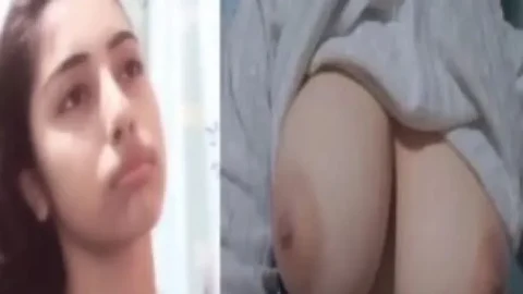 Indian girl round boobs show viral selfie Desi Porn MMS