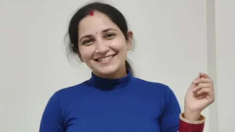 Beautiful Desi Wife Nude Fucking Riding with Full Face Desi Porn MMS