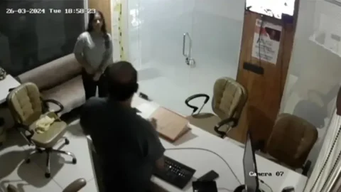 Boss aur secretary ki office mein garmi bhari CCTV footage MMS Porn