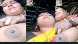 Bhabhi ka mast chuche dikhayi Chapra gaon ki sexy housewife MMS Porn