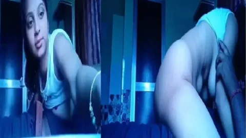Virgin Girlfriend Riding Dick Of Boyfriend Viral MMS Desi Porn MMS