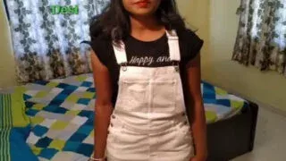 Desi gaon ki chhoti si ladki bed pe hardcore chudai MMS Porn