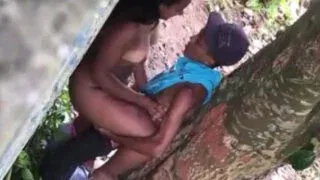 Desi village college ki ladki ne jungle mein chudai ki masti MMS Porn
