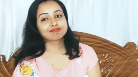 Indian desi girl showing her big boobs Desi Porn MMS