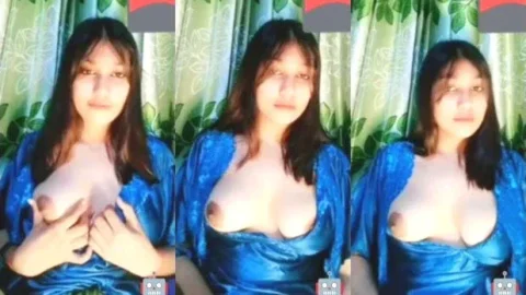 Horny Desi Girlfriend Shows Her Boobs And Fingers Her Wet Leaked Pussy Video MMS