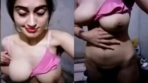 Busty pakistani girl showing pussy in toilet Desi Porn MMS