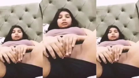 Desi girls private moment fingering her hot wet pussy MMS Porn