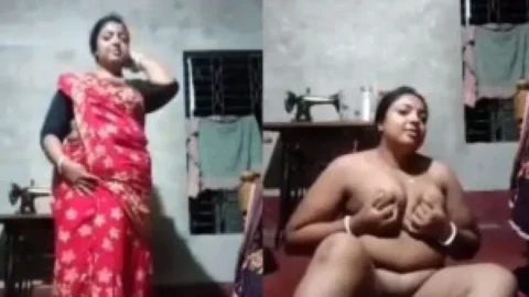 Chubby Bengali housewife nude pussy fingering show Desi Porn MMS